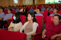 连系摆摊设点和上门办事